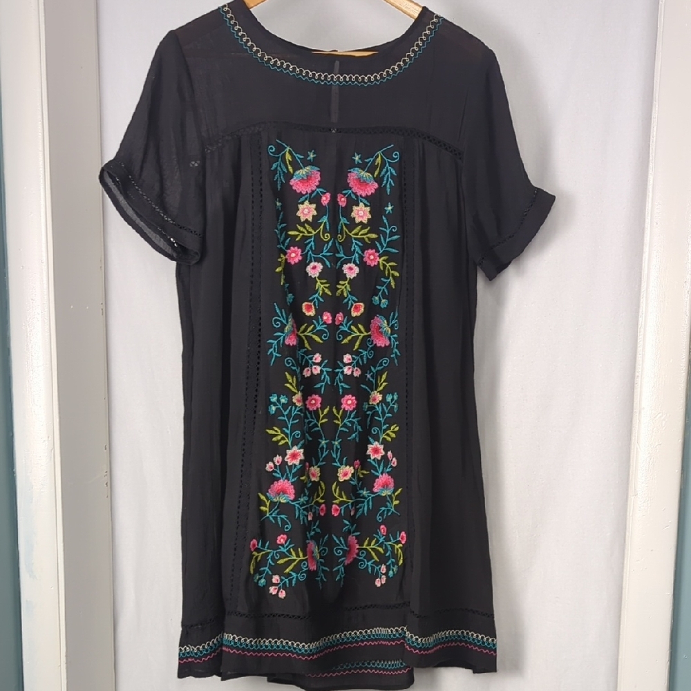 IMPRESSIONS Dreaming Of Summer Embroidered Dress In Black - Picture 1 of 7